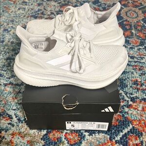 ADIDAS White Women's Ultraboost 5X